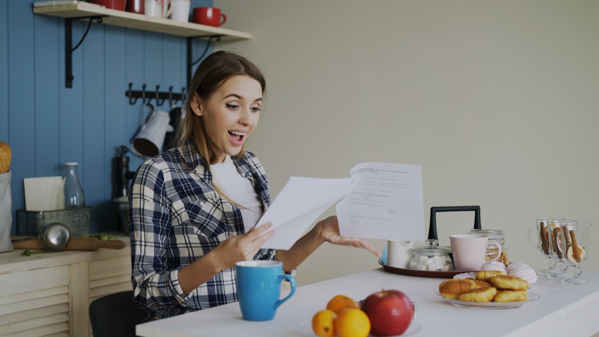 Nutritionist consulting with client about healthy eating habits